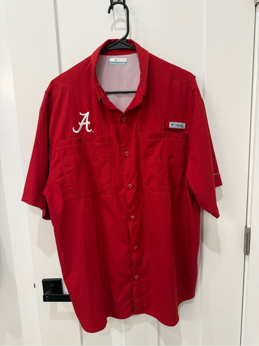 Columbia Men’s Red Short-Sleeve Button Down Fishing Shirt with Alabama Logo